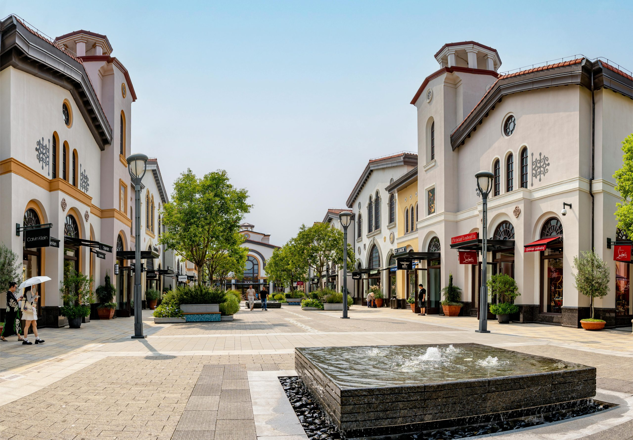 Exploring The Influence Of Space Travel On Fashion Design